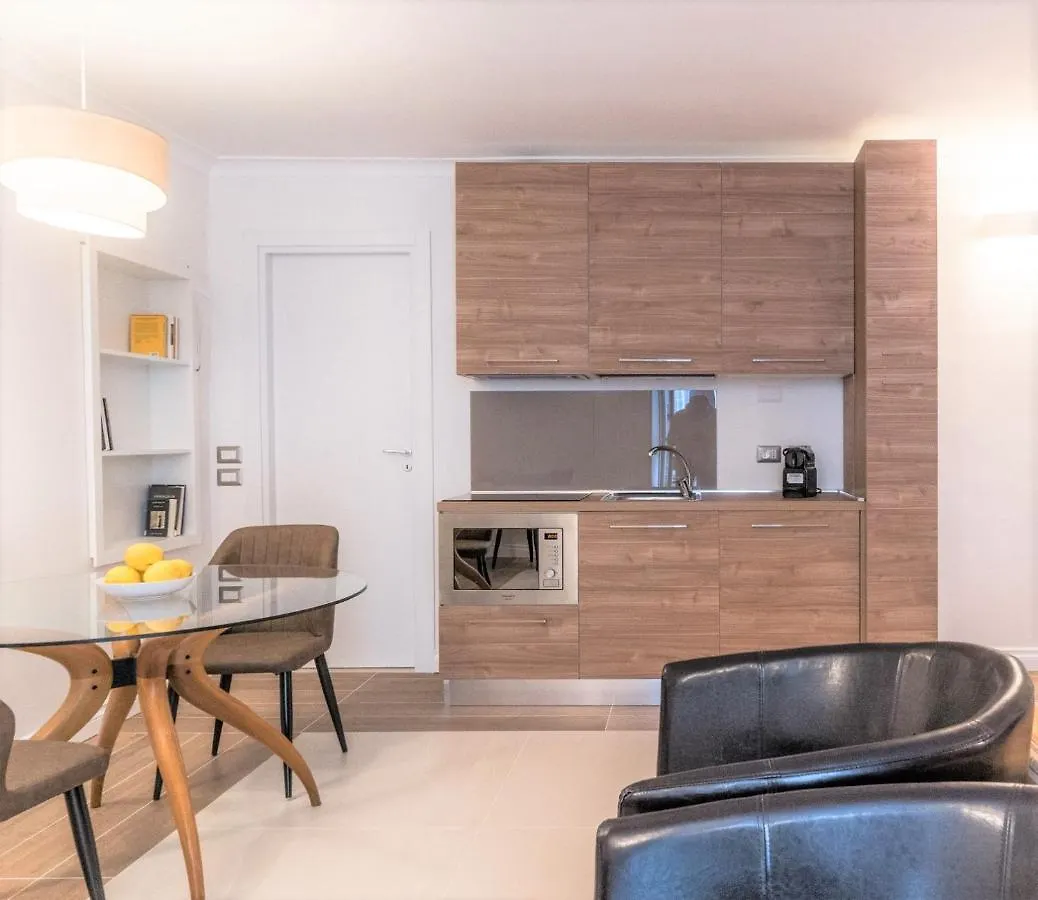 Real Chiaia Apartment Naples