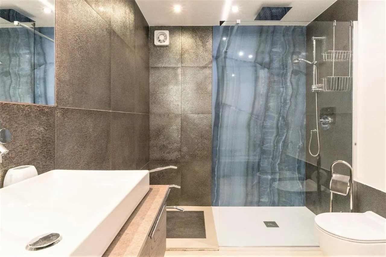Real Chiaia Apartment Naples